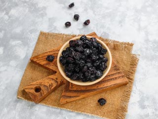 सुबह खाली पेट किशमिश खाने से शरीर को मिलते हैं 5 लाभ, जानें इसे खाने के तरीके